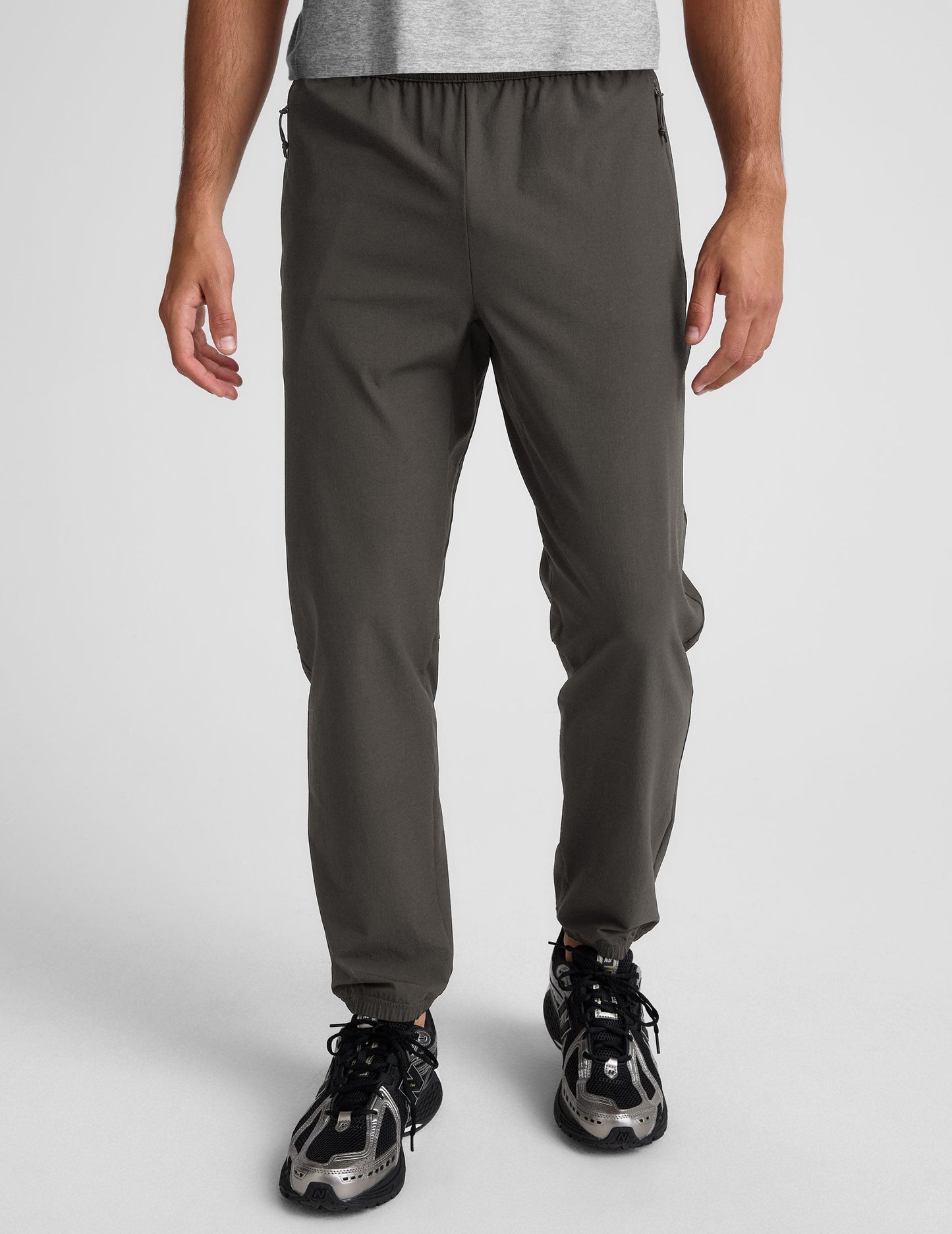 Beyond Yoga Men's On-The-Go Graphite Jogger Pants with Tapered Fit