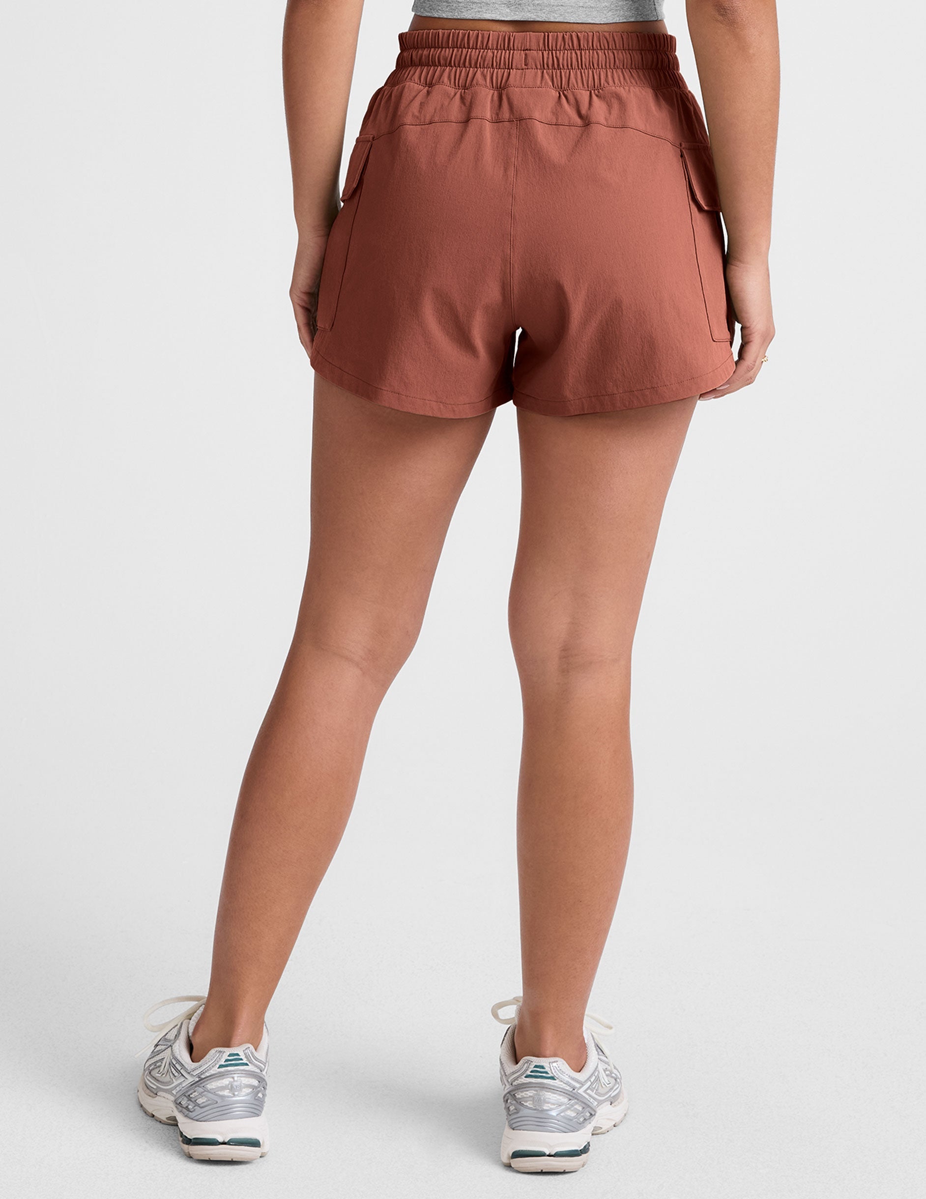 Opulent Auburn Peak Relaxed Fit Cargo Shorts with 3-Inch Inseam